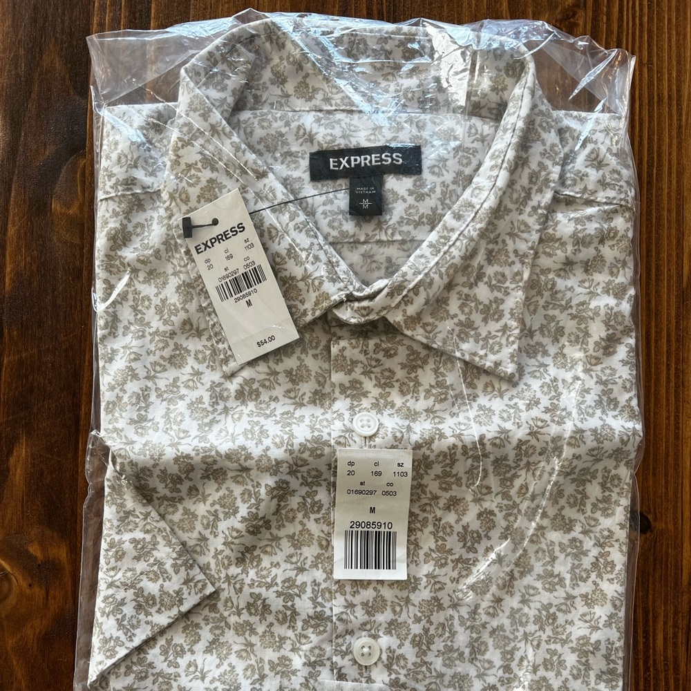 Express short sleeve button down